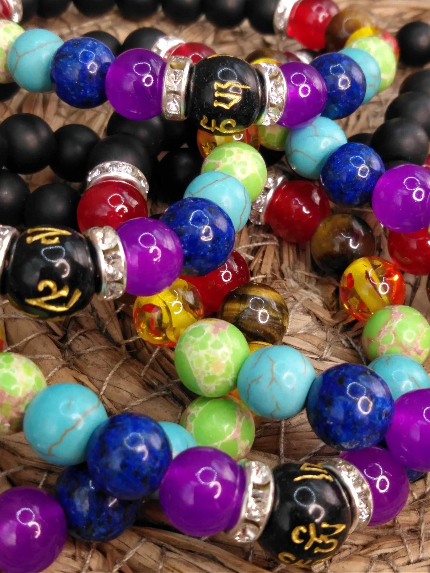 Bracelet d'intention sur l'alignement des 7 chakras (noir)