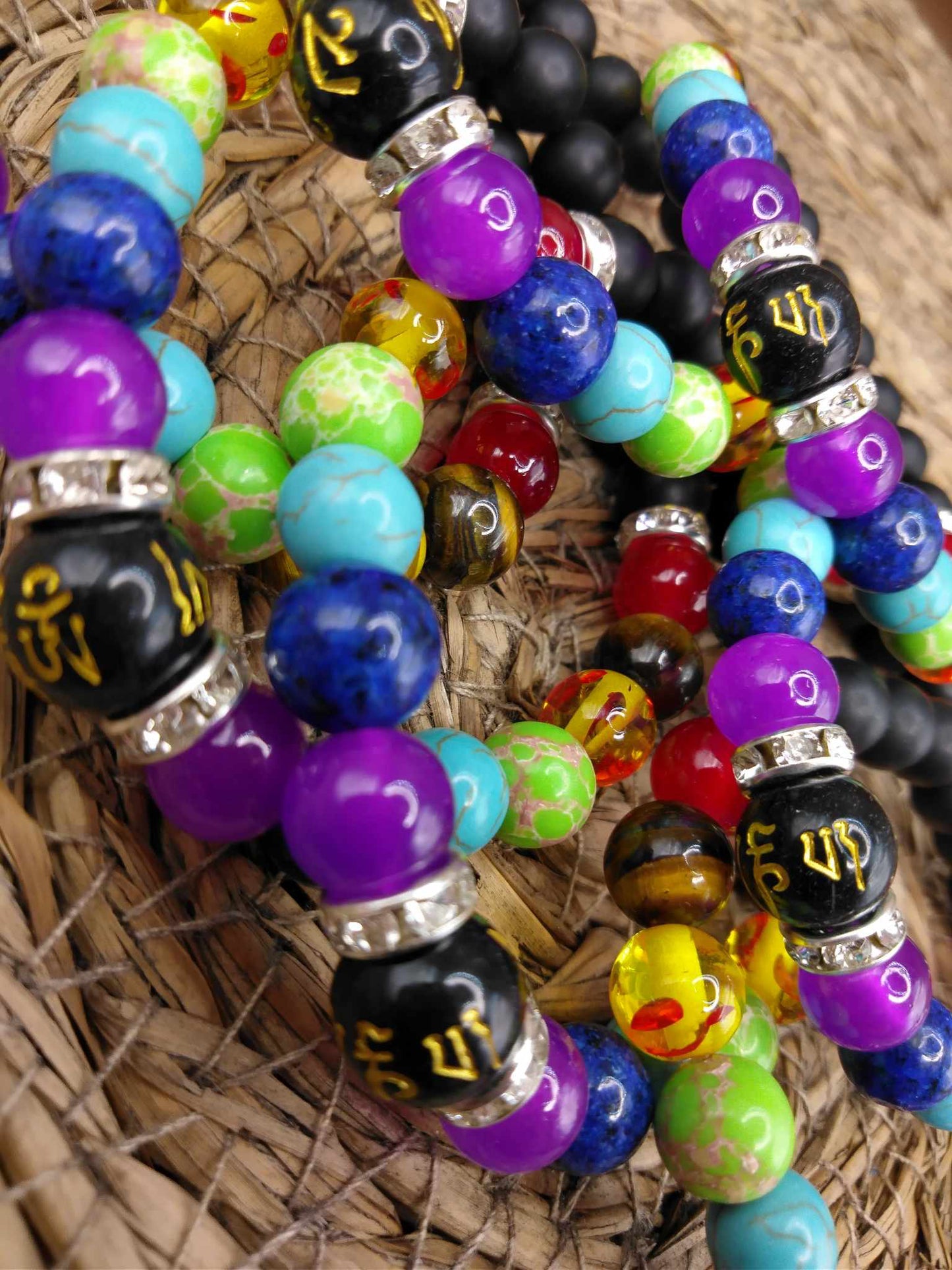Bracelet d'intention sur l'alignement des 7 chakras (noir)