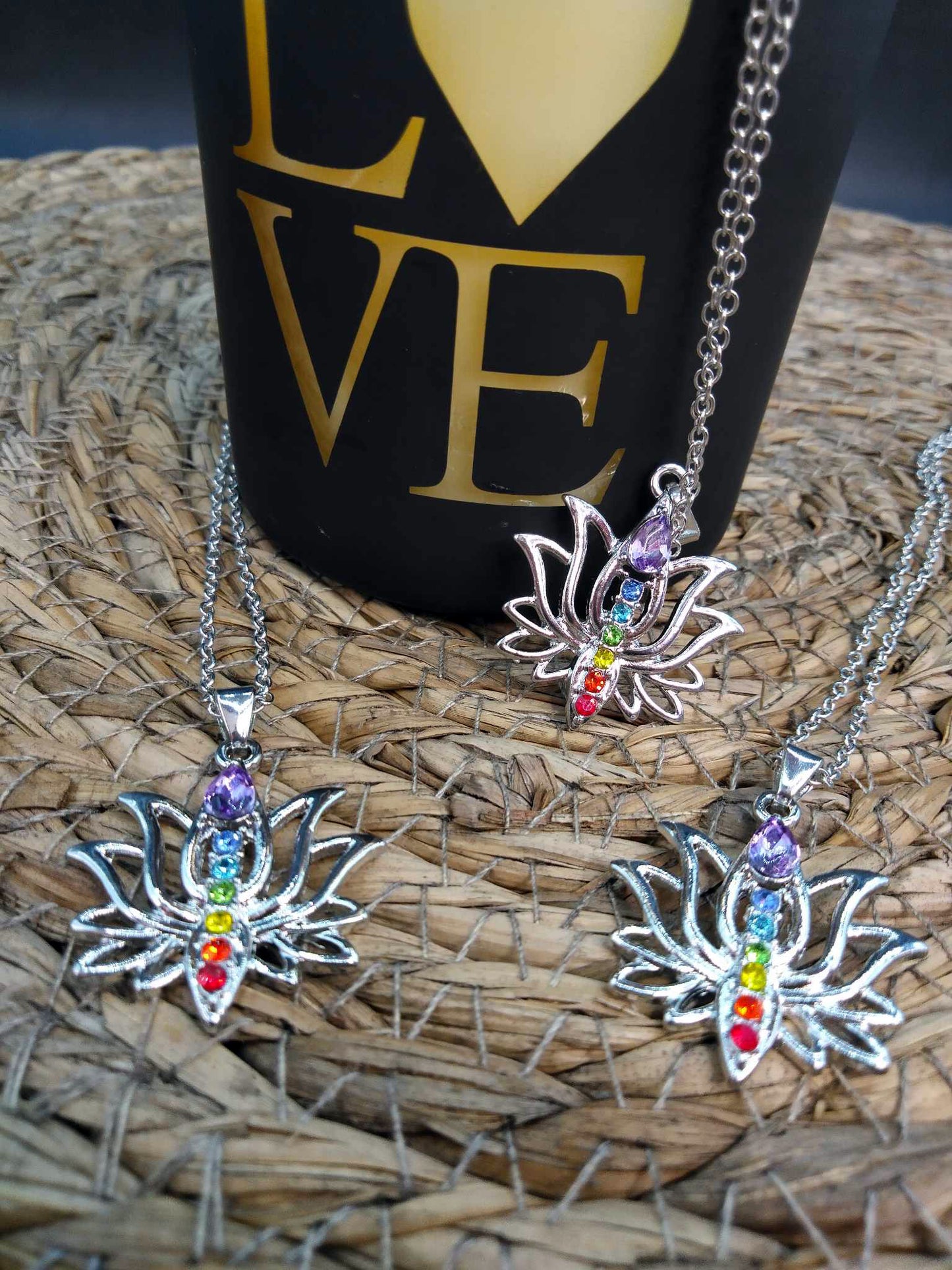 Pendentif ELEGANCE aux couleurs des 7 Chakras - Lotus