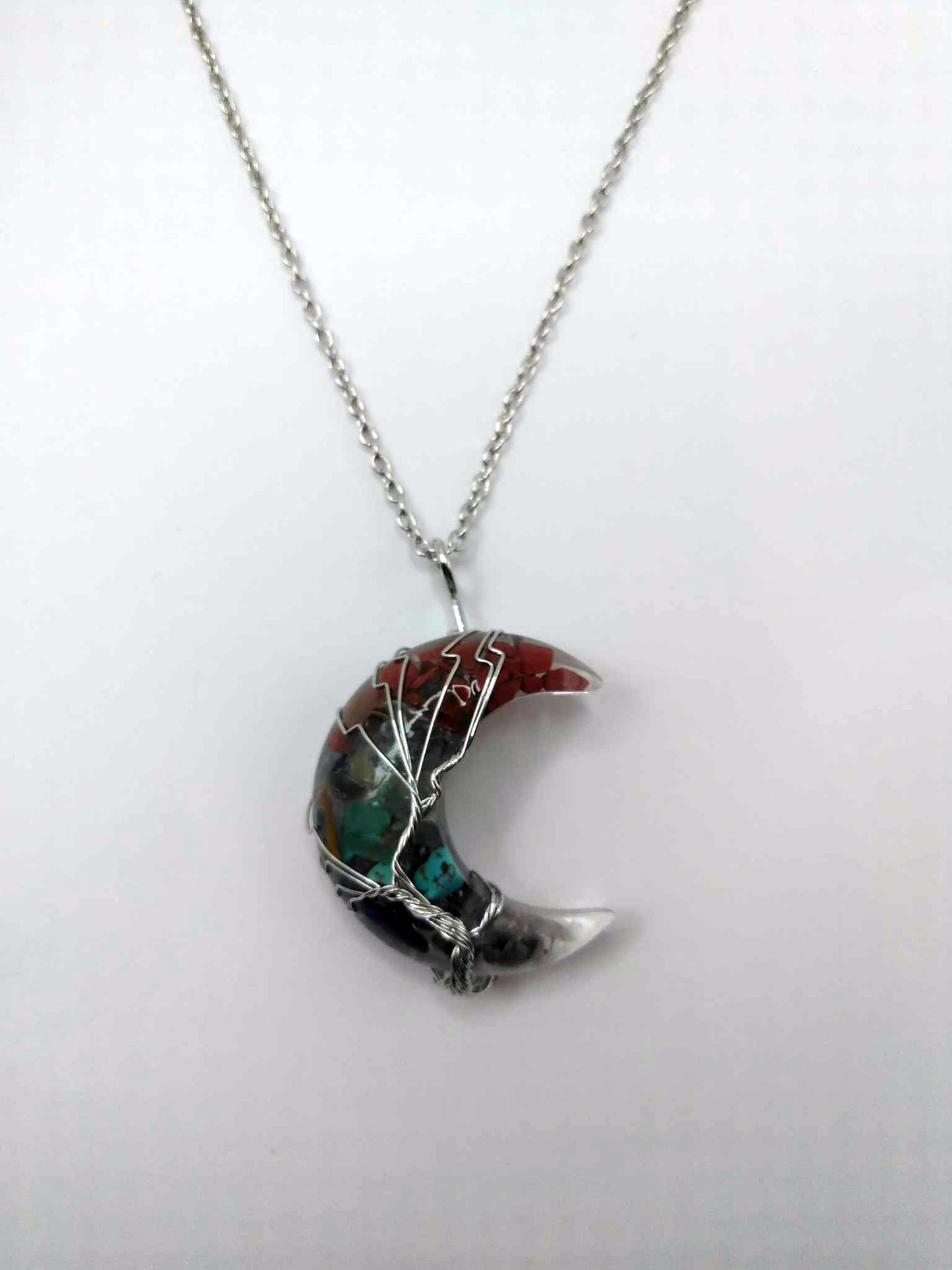 Pendentif Lune & Arbre de vie aux pierres naturelles des 7 Chakras