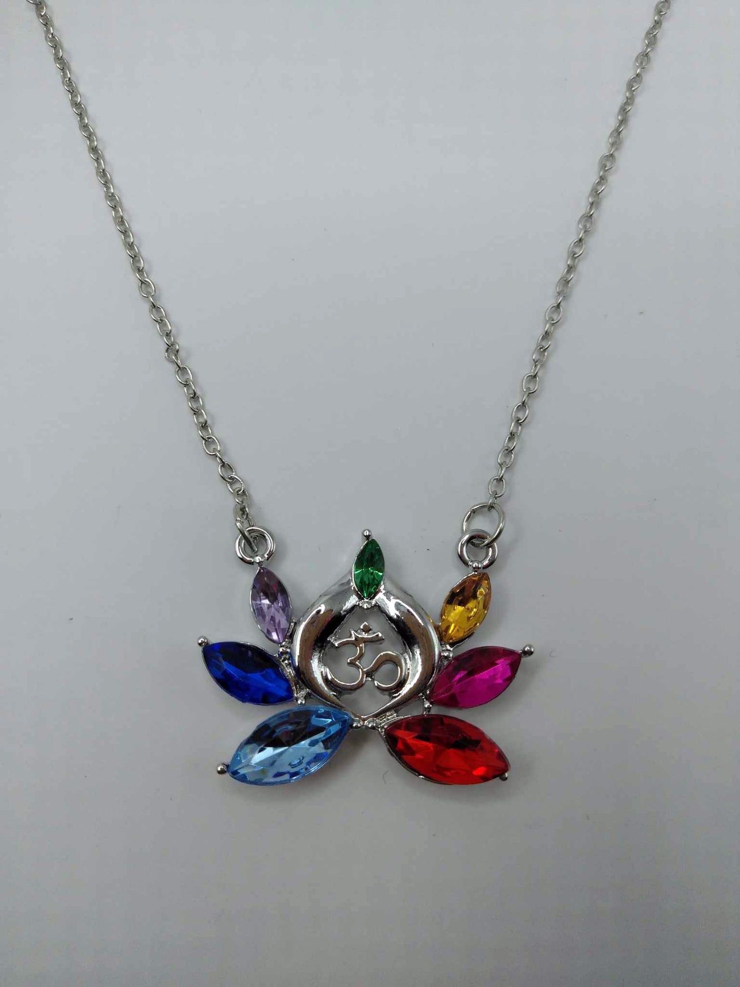 Pendentif ELEGANCE aux couleurs des 7 Chakras - 3ème Oeil