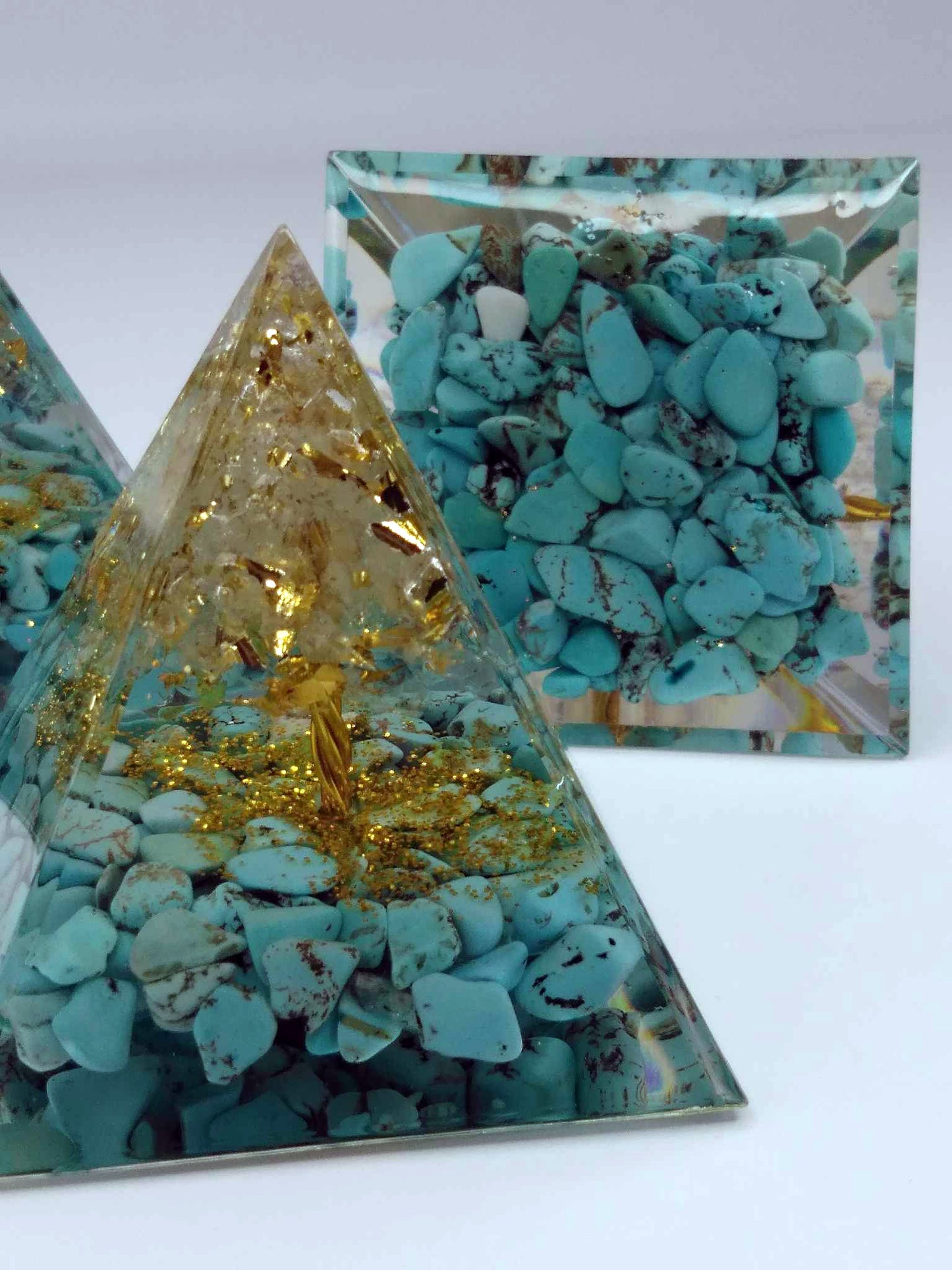 Pyramide Orgonite - Turquoise